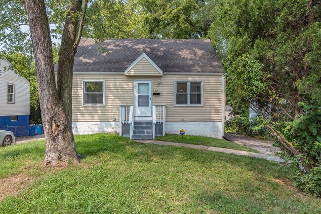 Primary Photo - 6325 Jefferson Ave