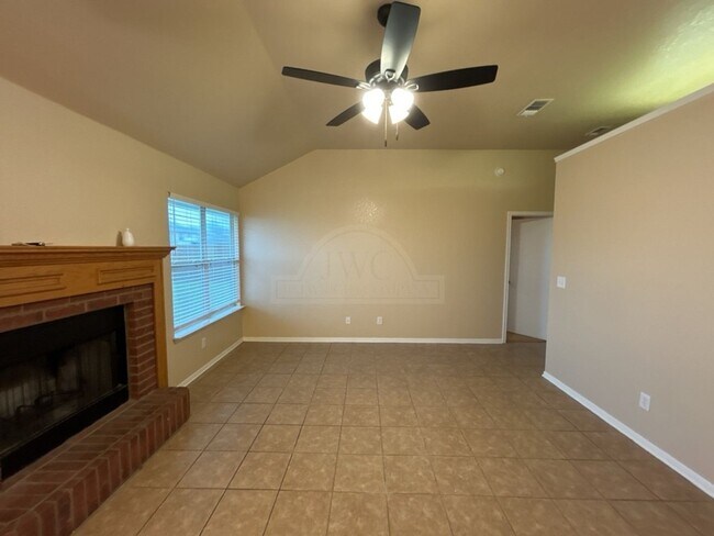 Building Photo - 2505 Southwood Dr