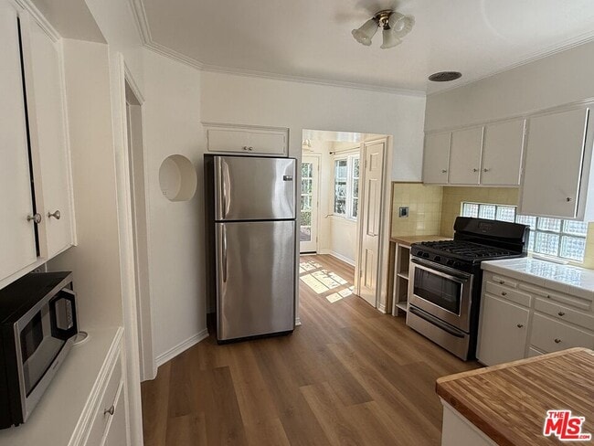 Building Photo - 2910 Motor Ave