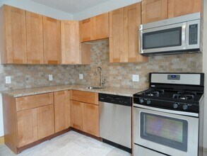 Building Photo - 39 Paris St