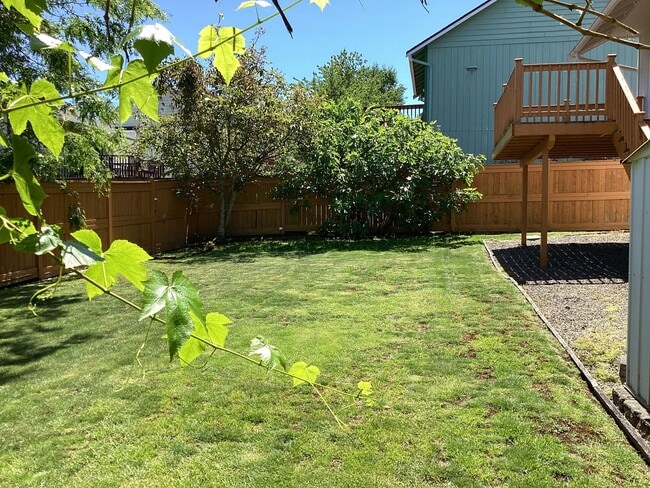 Building Photo - Updated 4 bedroom in The Desirable Merrill...