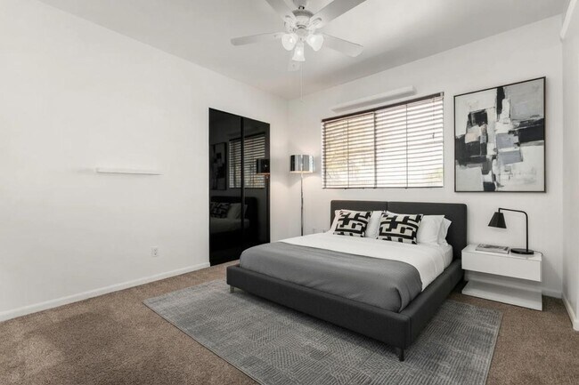 Building Photo - 918 W Windsong Dr