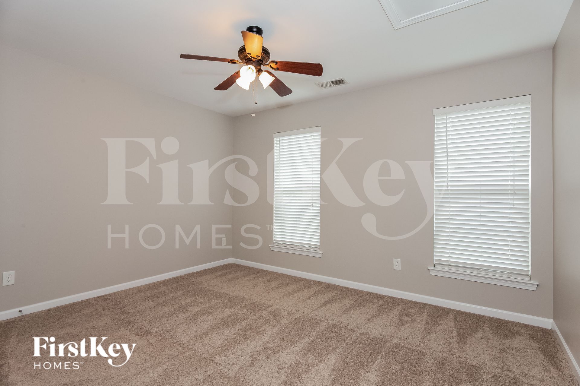 Building Photo - 15507 Troubadour Ln