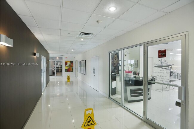 Building Photo - 5701 Collins Ave