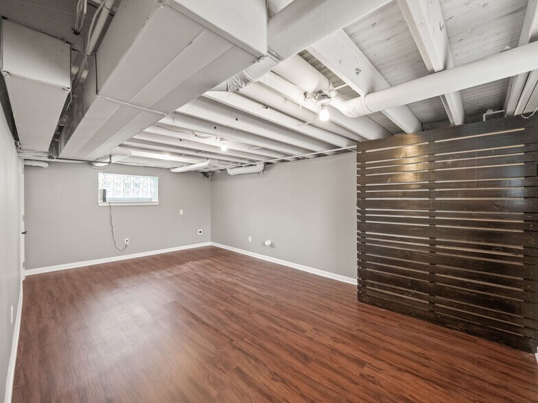 Building Photo - 342 E Frank St