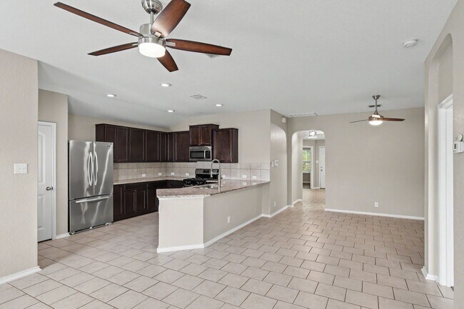 Building Photo - Spacious 3BR w/ Cabana, Storage Shed & Open Living Area in San Antonio
