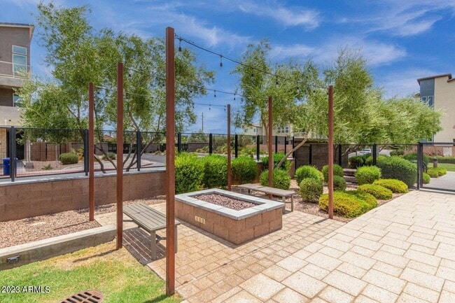 Building Photo - 1250 Abbey Ln