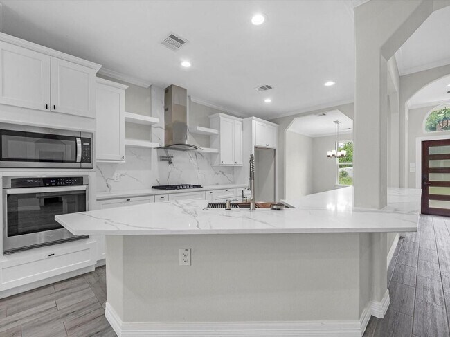 Building Photo - 14606 Half Cir