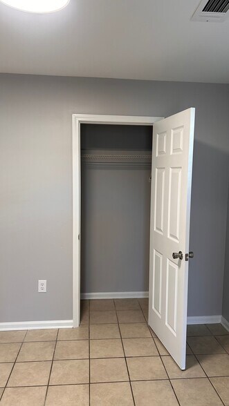 Building Photo - 2523 Law St