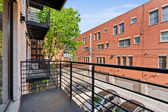 Building Photo - 1332 W Madison St