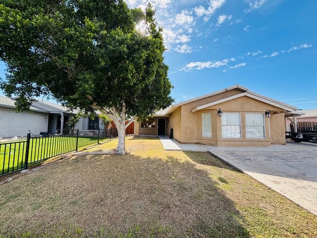 Building Photo - Welcome to your next home at 289 Tangerine!