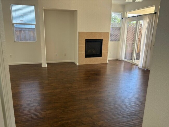 Building Photo - 3 bed 2 Bath 12 Bridges Home Lincoln, CA