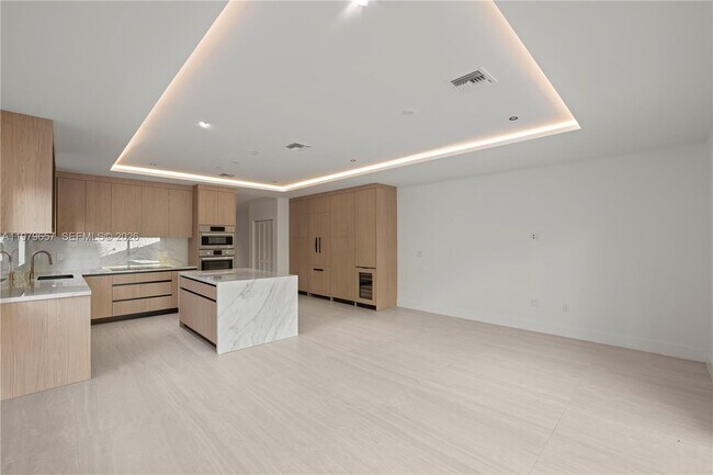 Building Photo - 3187 SW 23rd St