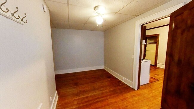 Building Photo - 693 Park Ave