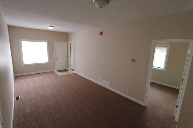 Building Photo - Fully Remodeled 3 Bedroom House!