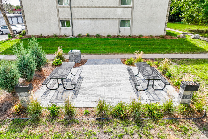 BBQ Area - Fox Ridge Estates