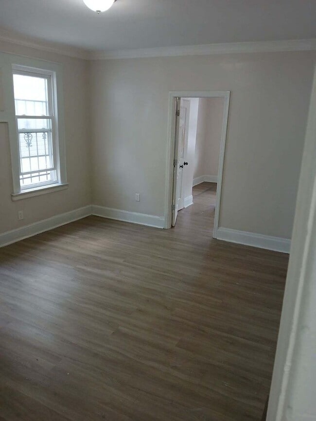 Building Photo - 188 Brookdale Ave