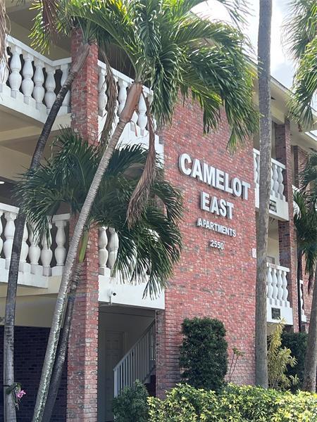 Primary Photo - 2550 NE 51st St