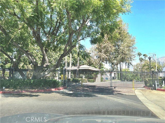 Building Photo - 1475 Upland Hills Dr S