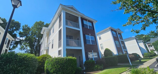 Building Photo - River Oaks Community