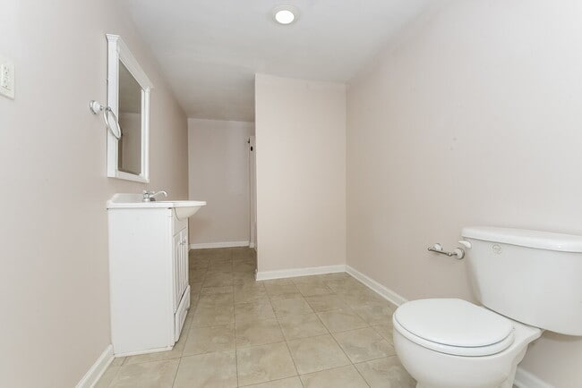 Building Photo - 754 Patriot's Point St