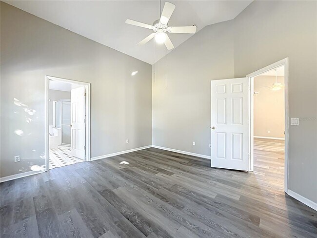 Building Photo - 13642 Emeraldview Dr