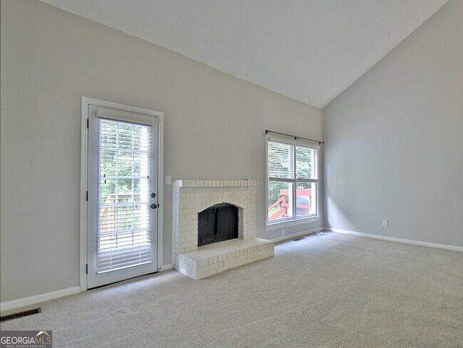 Building Photo - 210 Flat Creek Ct
