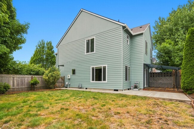 Building Photo - 1499 NE Birkshire Ct