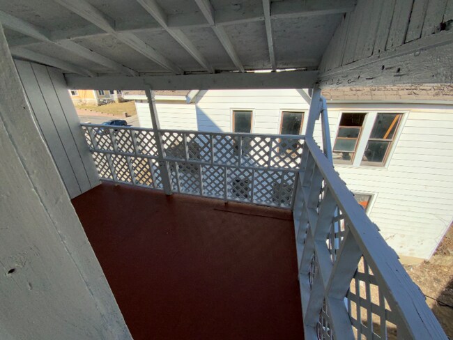 Building Photo - 263 Division St