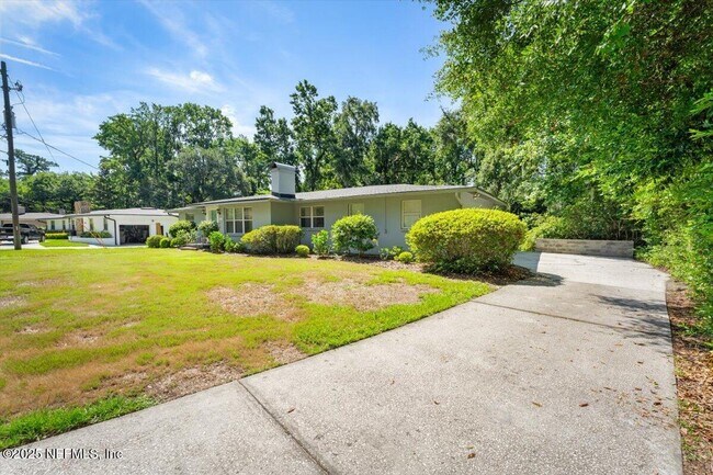 Building Photo - 2240 Jose Cir S