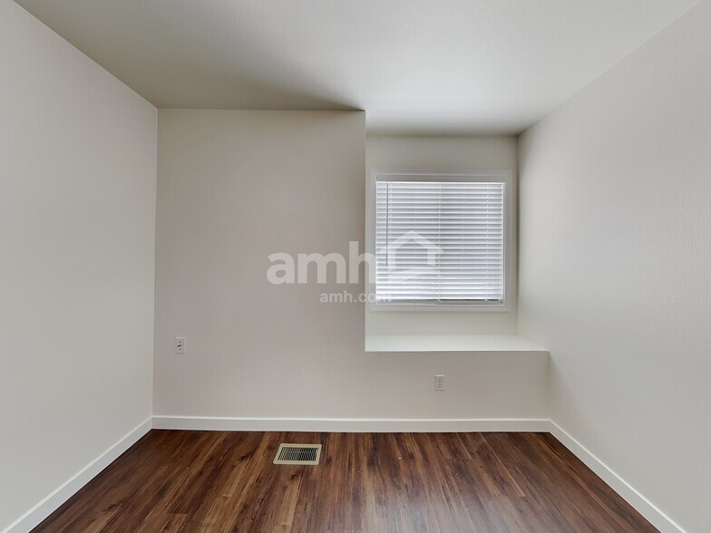 Building Photo - 7890 W Powell St