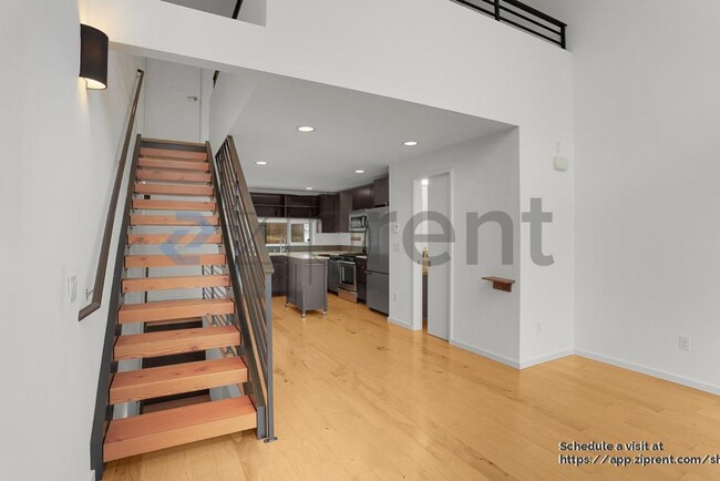 Building Photo - 3646 36th Ave S