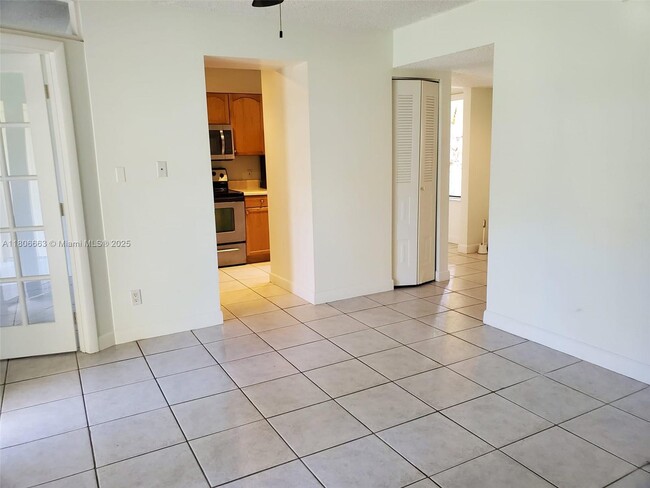 Building Photo - 1154 Coral Club Dr