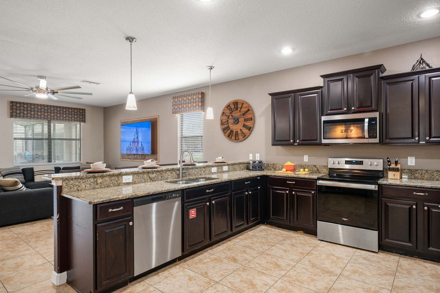 Building Photo - 1479 Moon Valley Dr