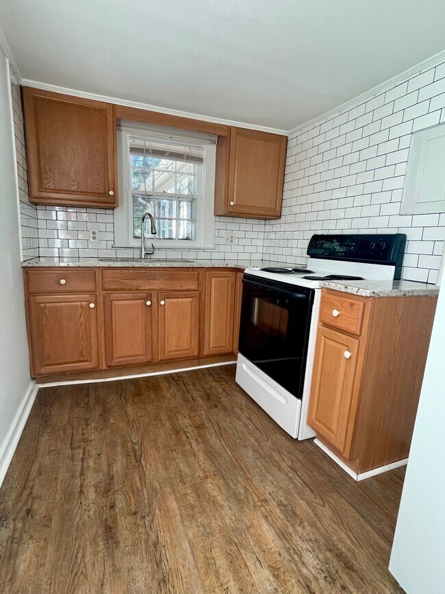 Building Photo - 310 N Bennett St