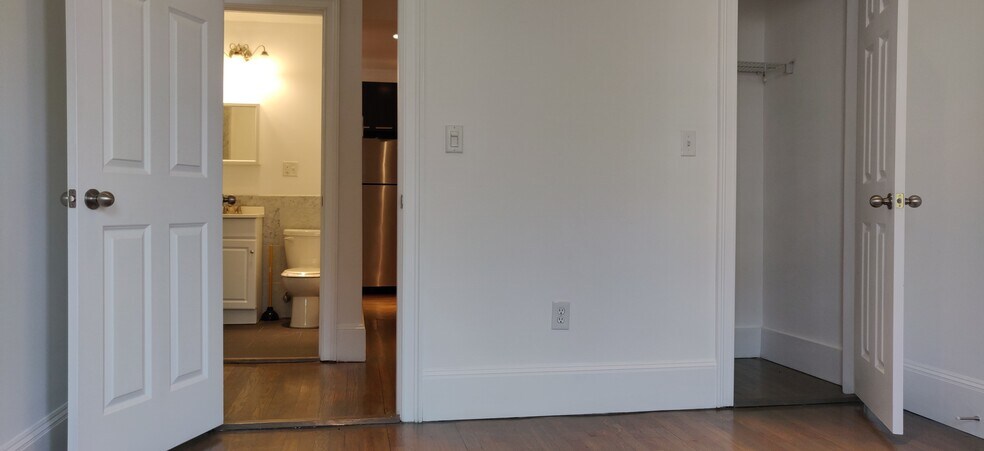 Building Photo - 109 Queensberry St