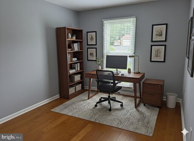 Building Photo - 10909 Clara Barton Ct