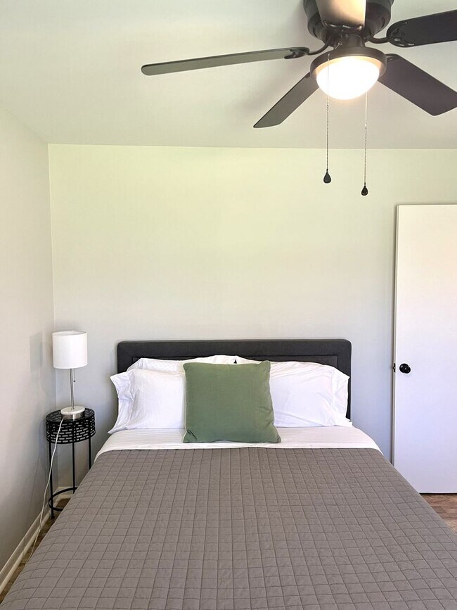 Building Photo - 214 Chapman Ln