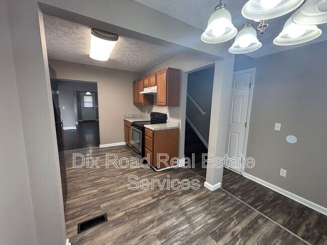 Building Photo - 2112 Lodell Ave