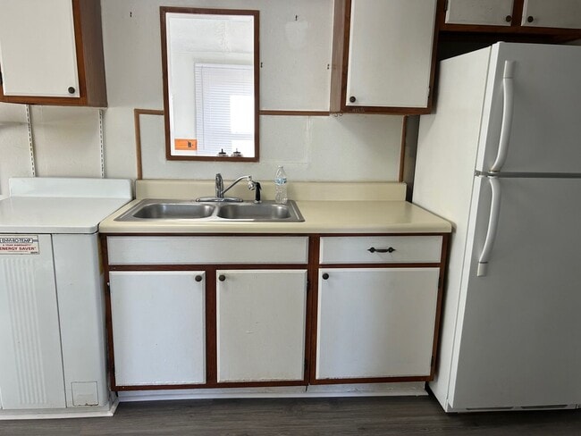 Building Photo - 2 Bedroom / 1 Bath Home Kingsport TN