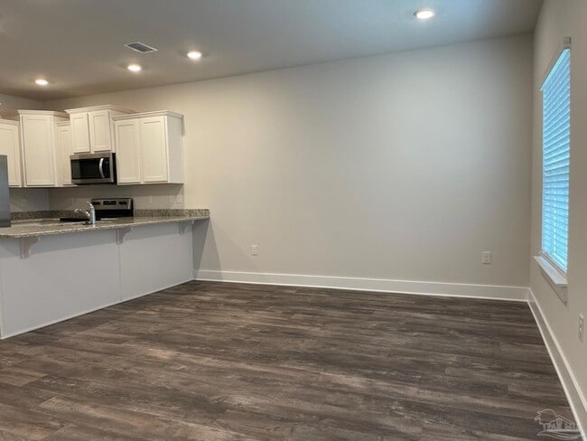 Building Photo - 1650 Iroquois Ct