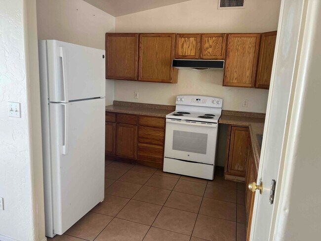 Building Photo - 3430 N Fontana Ave