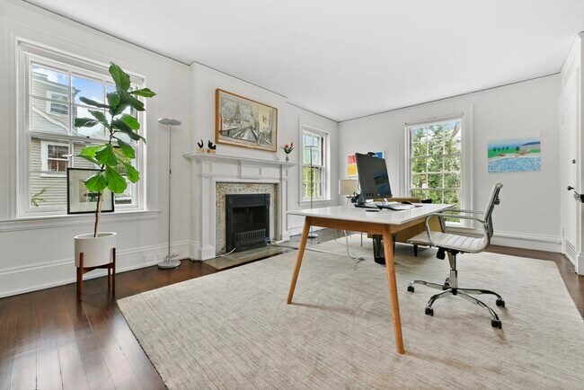 Building Photo - 17 Farrar St