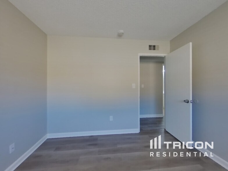 Building Photo - 13687 Boeing St