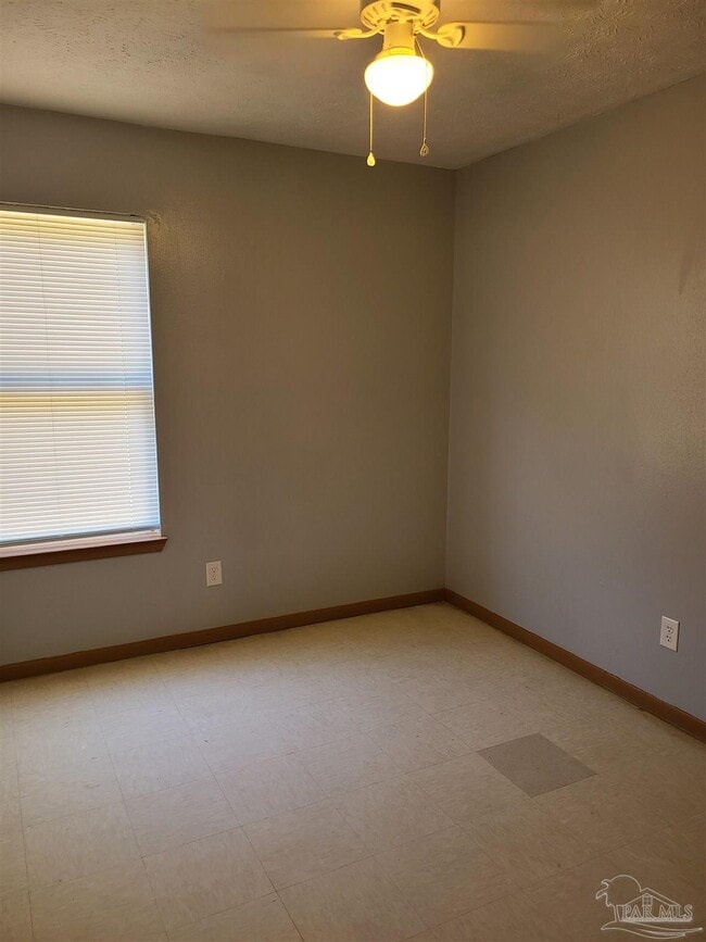 Building Photo - 405 N F St