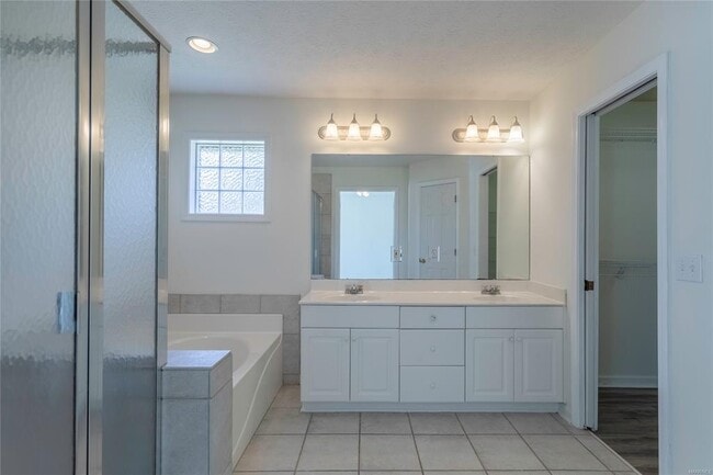 Building Photo - 8978 Stoneridge Pl