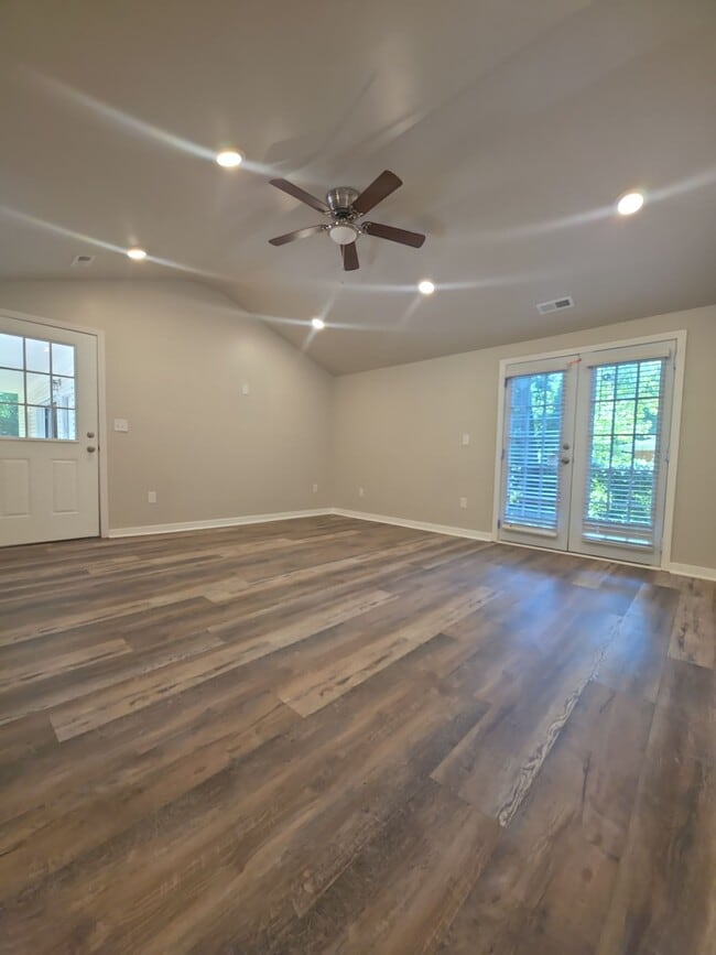 Building Photo - 2706 Pinetree Ln NW