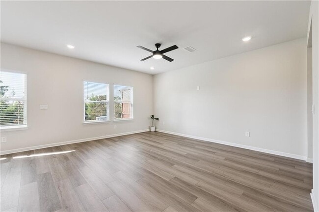 Building Photo - 4237 Tin Hare Ln