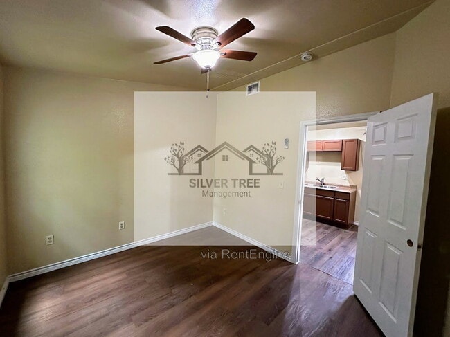 Building Photo - 358 Brighton Oaks Dr
