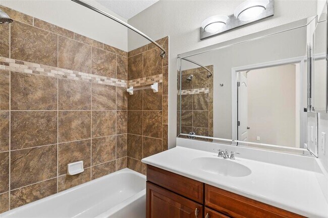 Building Photo - 45 Riverview Bend S